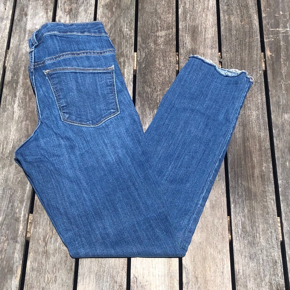 Universal Thread High Rise Skinny Jeans w/elastane
